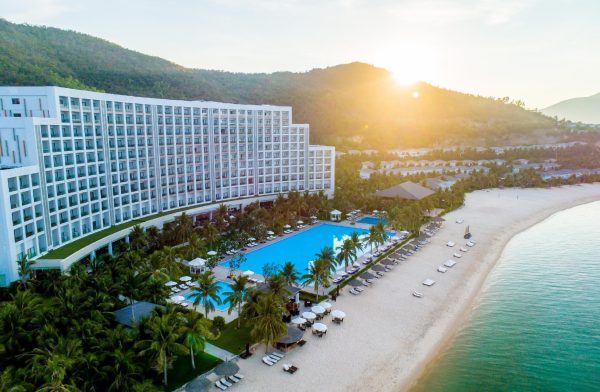 Tổ hợp sân golf – khách sạn Vinpearl Nha Trang